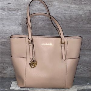 Blush Michael Kors shoulder bag